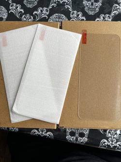 iPhone 16 Plus - 4 Screen Protectors