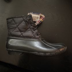 Sorry Women’s Boots Size 7