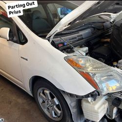 PRIUS PARTS AVAILABLE! ALL PARTS!! ALL COLORS AVAILABLE! 