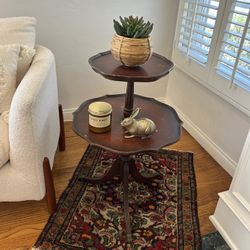 Vintage Tiered Mahogany Pie Crust Accent Table Claw Feet Antique Two-Tiered Duncan Phyfe Solid Wood End Table Two Tiered Plant Stand 