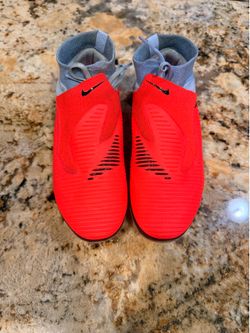 Nike Phantom 6 Pro High FG Soccer Cleats