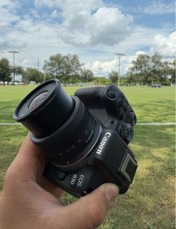 Canon EOS R10 with RF 45mm f/1.2 STM lense