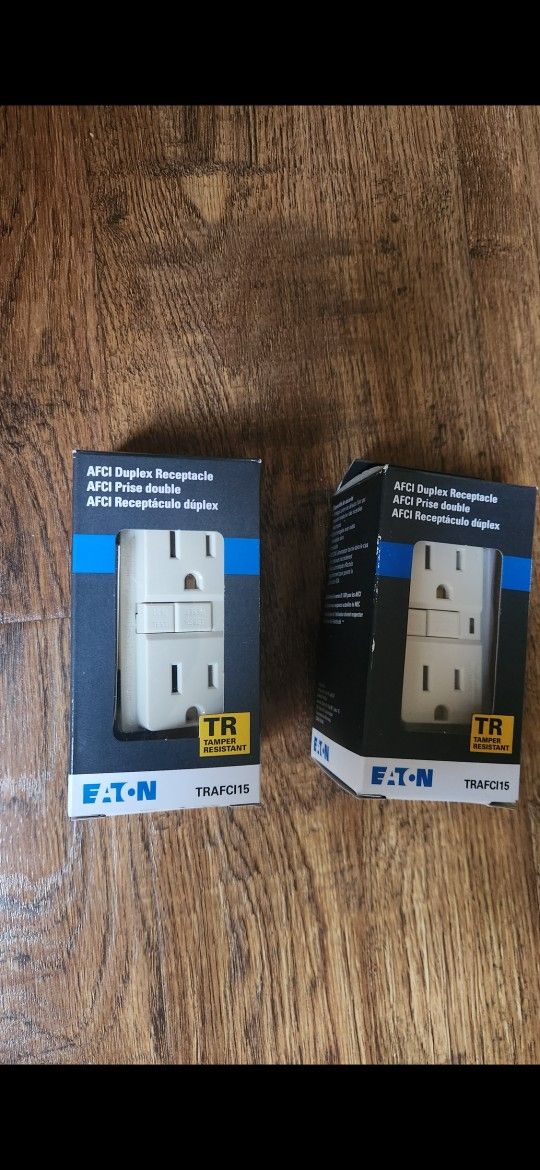 Eaton 15 -Amp 125-volt Tamper Resistant AFCI Residential/Commerciak Decorator Outlet , Light almond