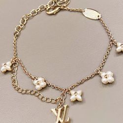 Letters decoration metal bracelet for women gold