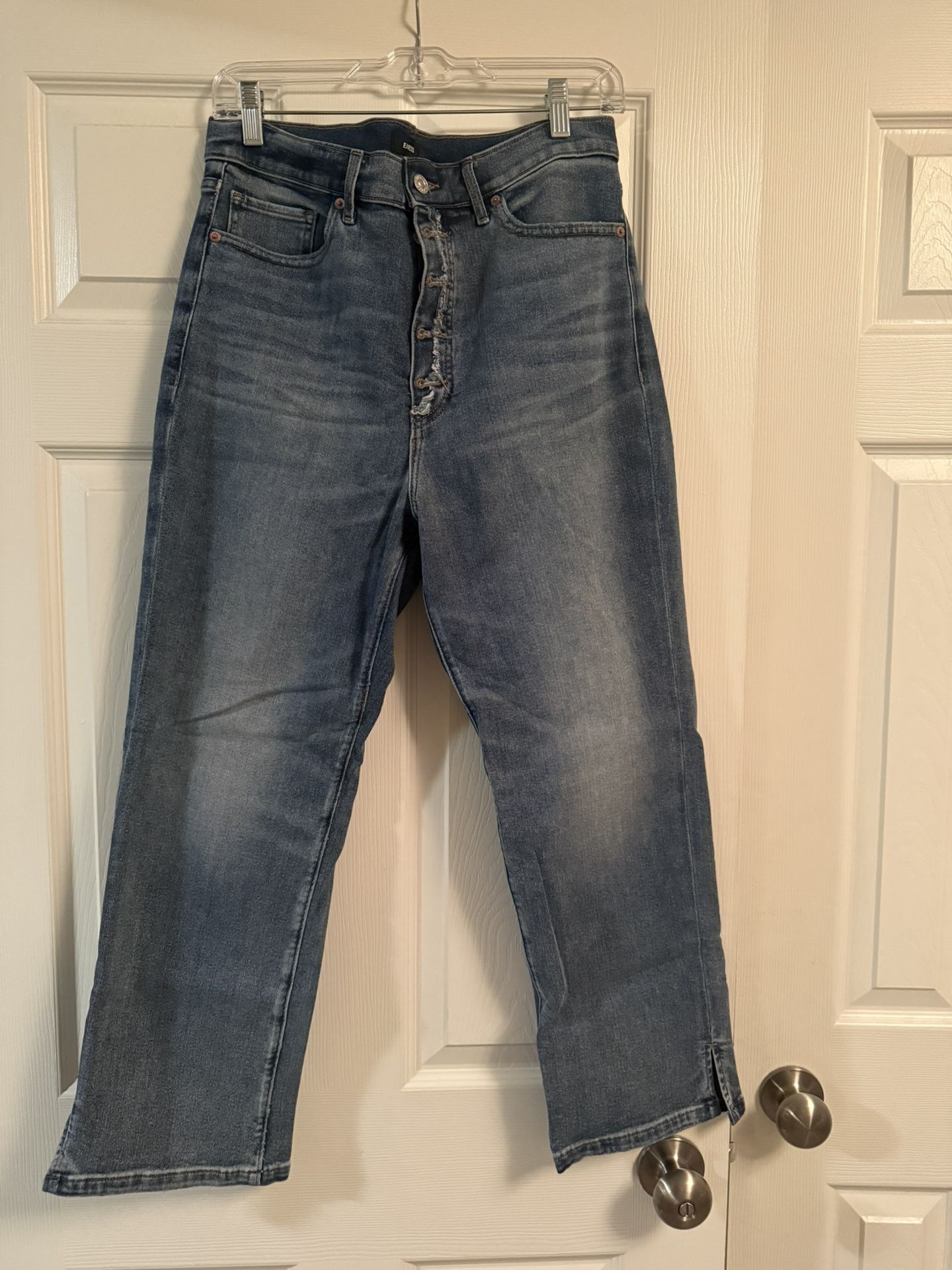 Express Jeans. Straight Super High Rise.