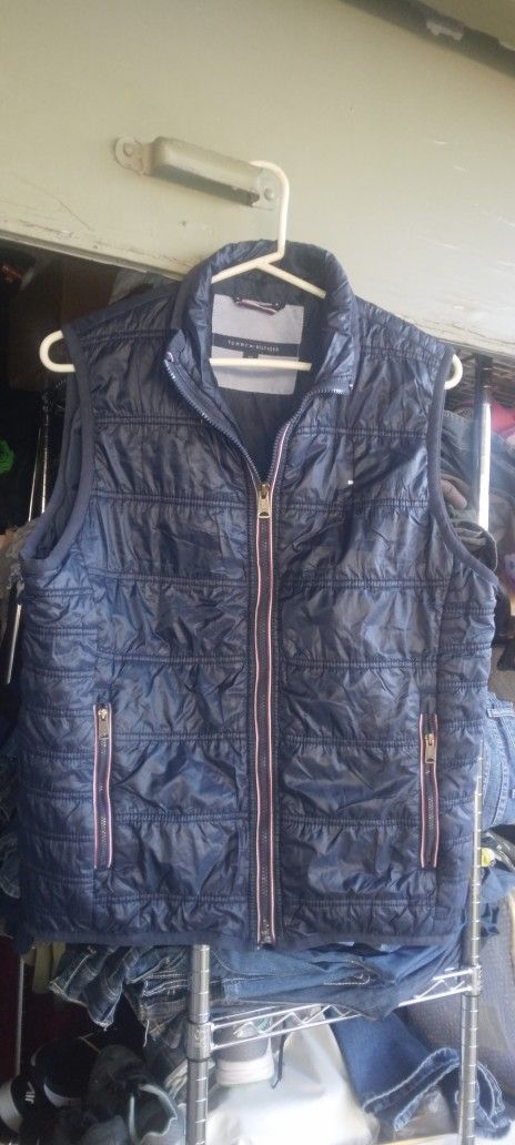 Tommy Hilfiger Navy Puffer Quilted Vest Men's Small Size. New Full Zip W Pockets