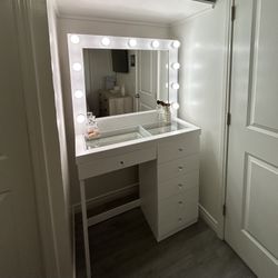 Makeup Vanity