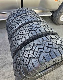 275 65 18 Goodyear 220 for the 4 already installed and balanced