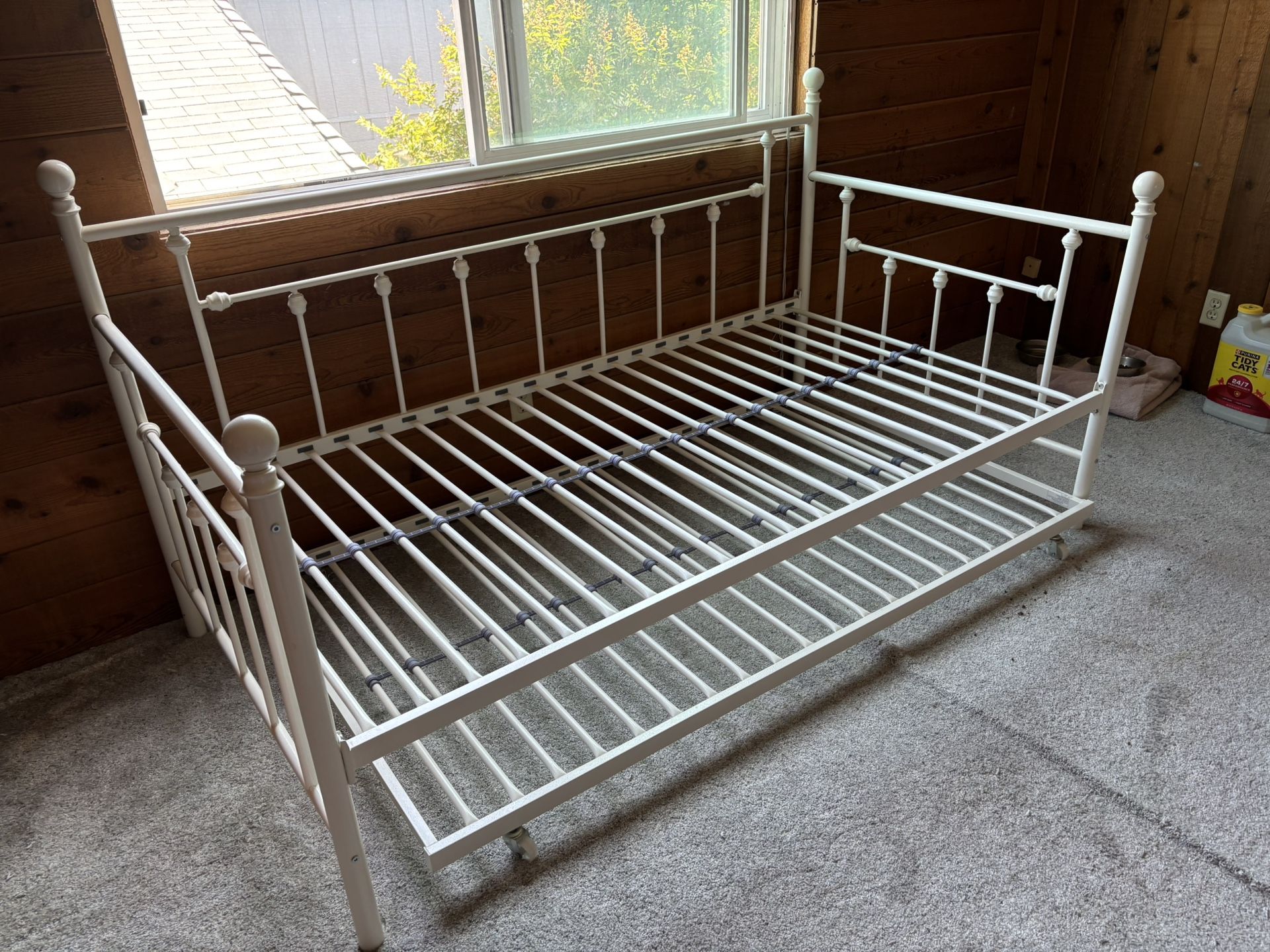 Twin Day Bed with Trundle