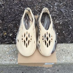 Size 10 - adidas Yeezy Foam RNNR MX Cream Clay