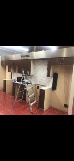 Kitchen cabinets or laundry cabinets or storage - delivery 🚚 available 