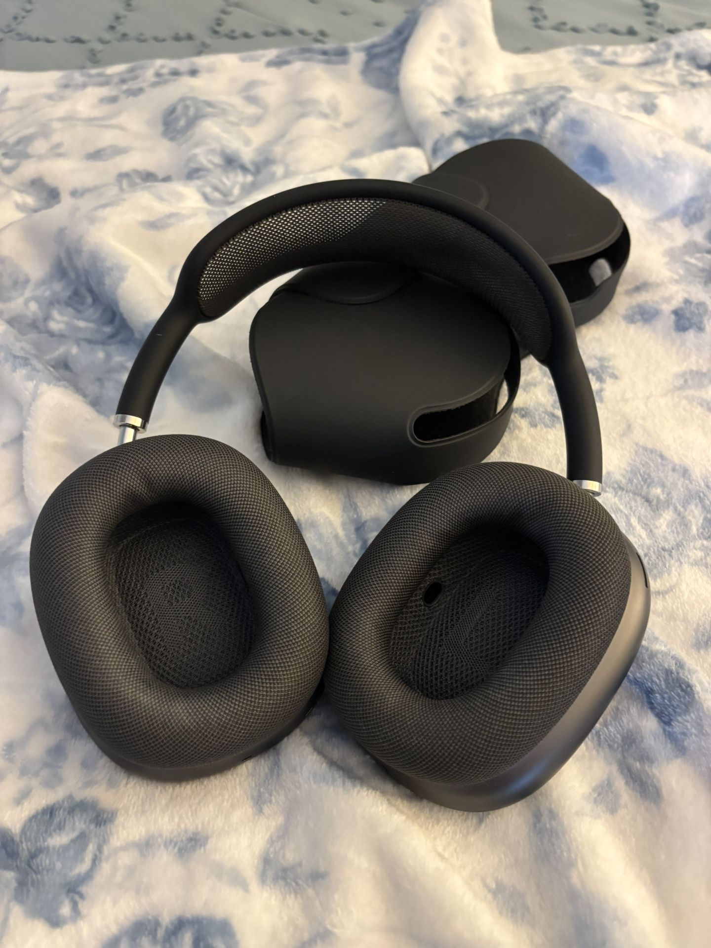Apple AirPod Max Pro Wireless Headphones 