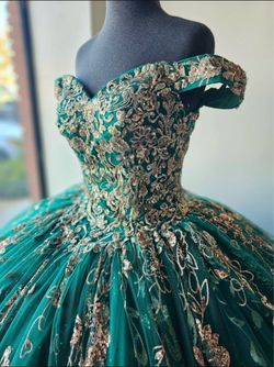 Moda 2000 bag and beaded lace emerald green/gold quince ballgown dress 👗