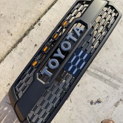 Toyota Tacoma Grill 2016-2023 New Free Delivery 209