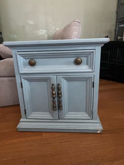FREE!!!!Night stand / small TV stand good condition  g