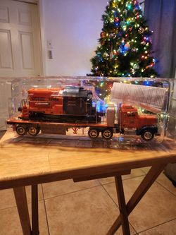 Lionel Semi Truck With Locomotive 2002