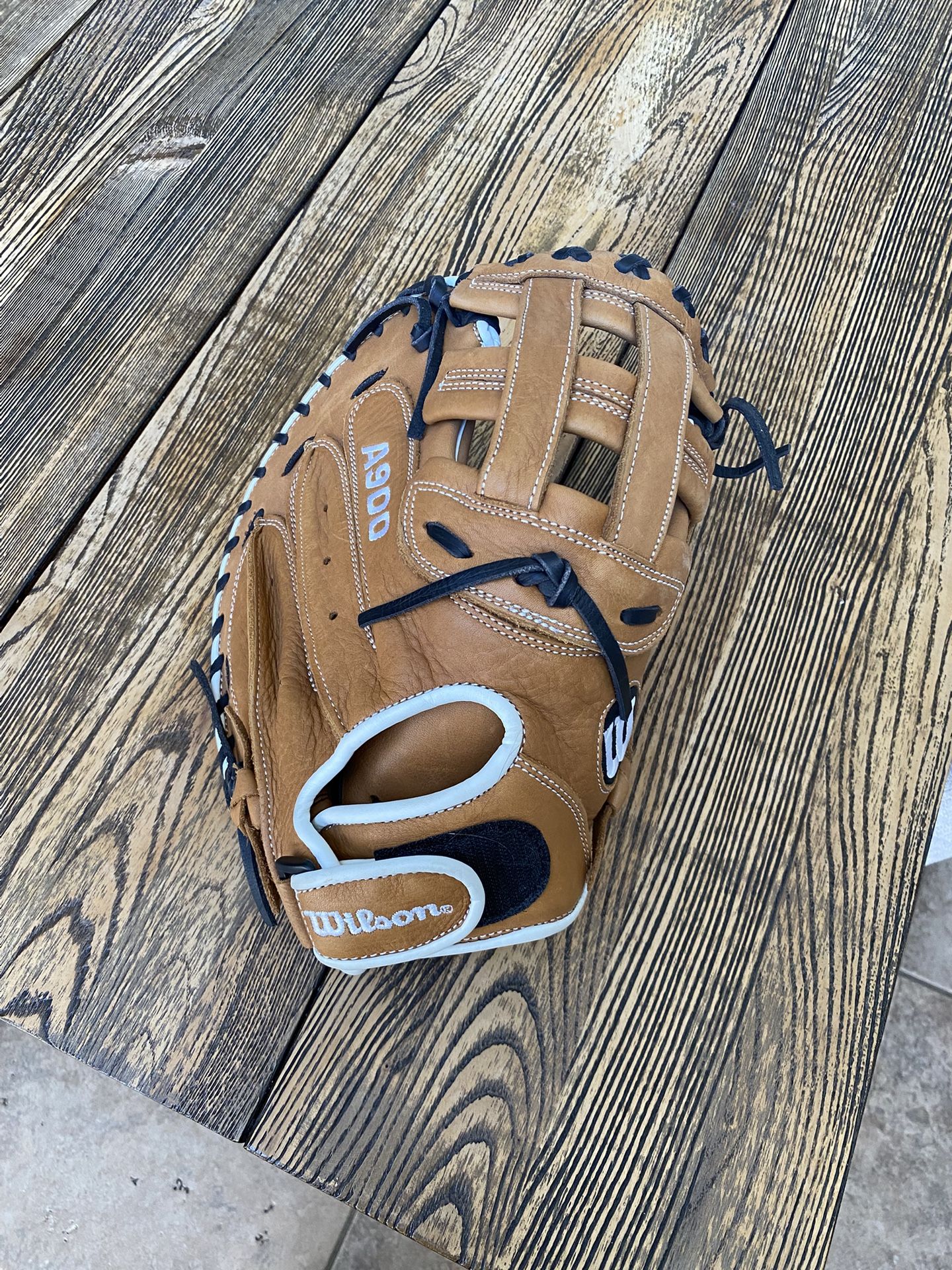 A900 Catchers Softball Glove