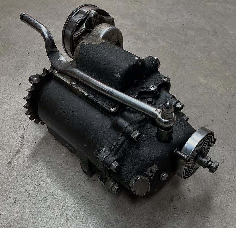 OEM Panhead Trans with ratchet lid.