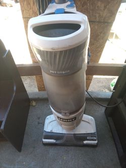 Vacuum cleaner. $20