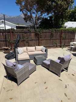 Outdoor patio lounge set