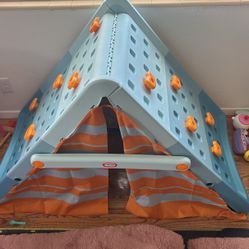 Free Little Likes Camping And Climb Wall 