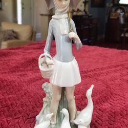 Lladro Goose girl In excellent Condition