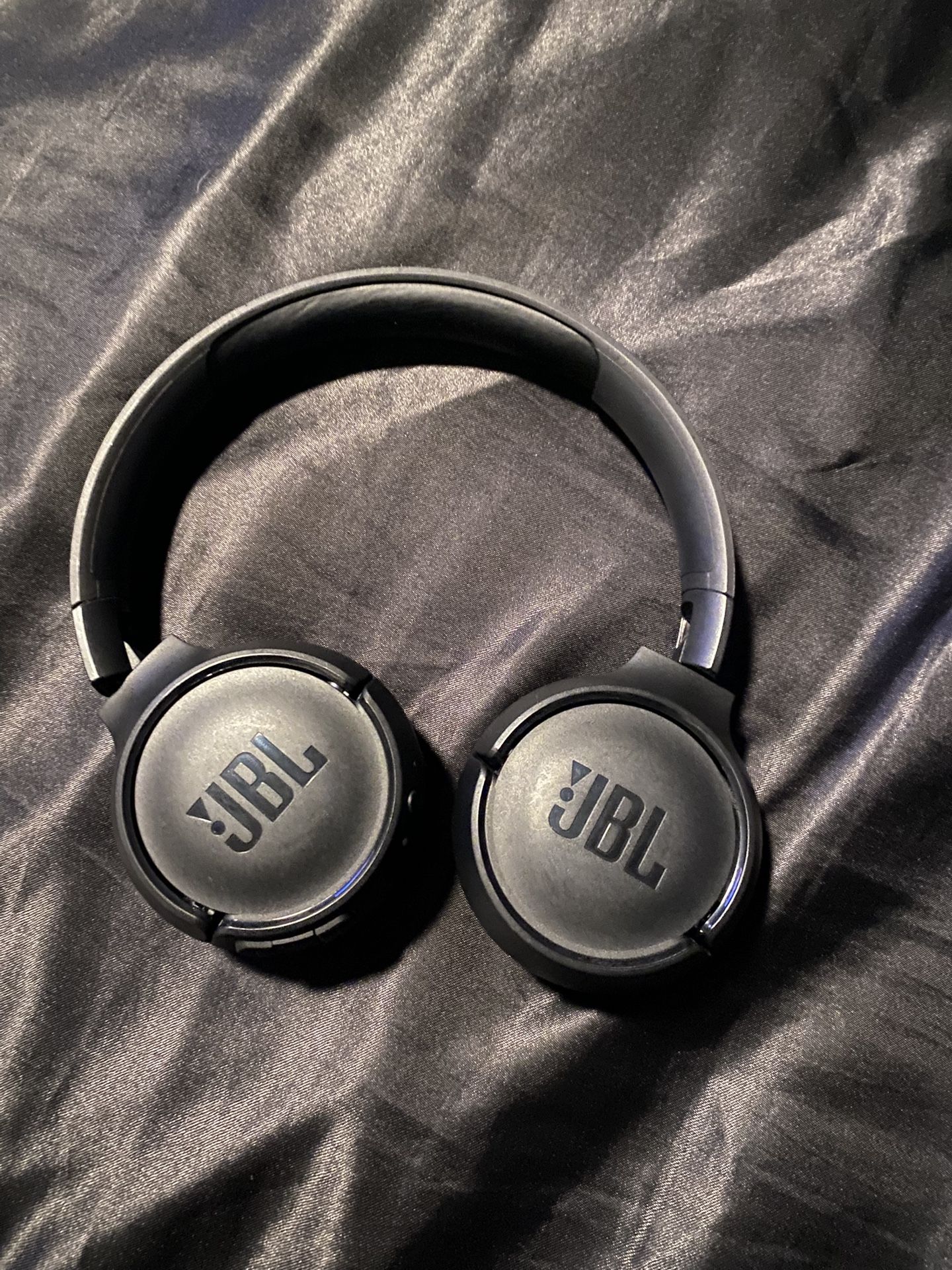 JBL Wireless headphones