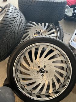 24” Rucci Wheels & Tires 