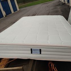 Room And Board Full Size Mattress