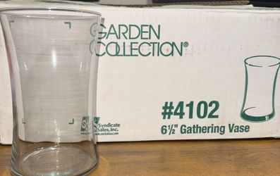 Case of 12 New Syndicate Sales 6.5" Glass Gathering Vases - Style #4102