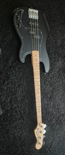 Squire Bass 4 string