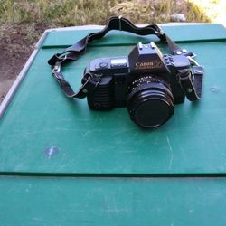 Canon t70camera