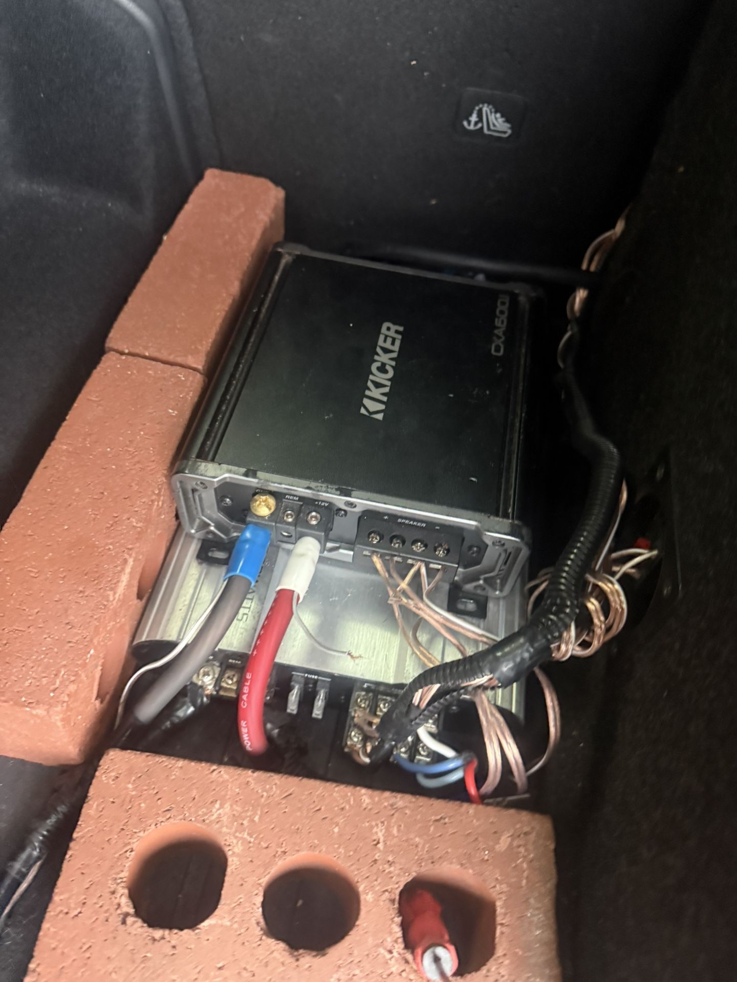 kicker amp