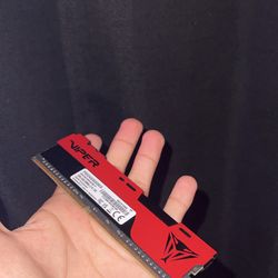 32 GB ddr4 Ram stick (barley used less than 24 hrs)