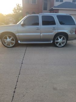 2003 Cadillac Escalade