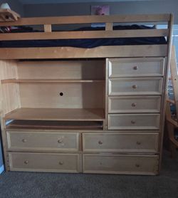 Kids loft twin bed
