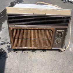 Very Good Condition Emerson Air Conditioner 