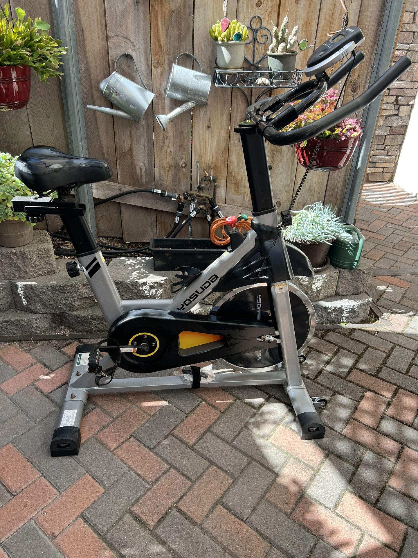 Stationary exercise Bike