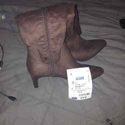 Woman's Knee High Never Worn.  Size6