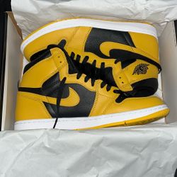 Jordan 1 Retro High Pollen Size 11