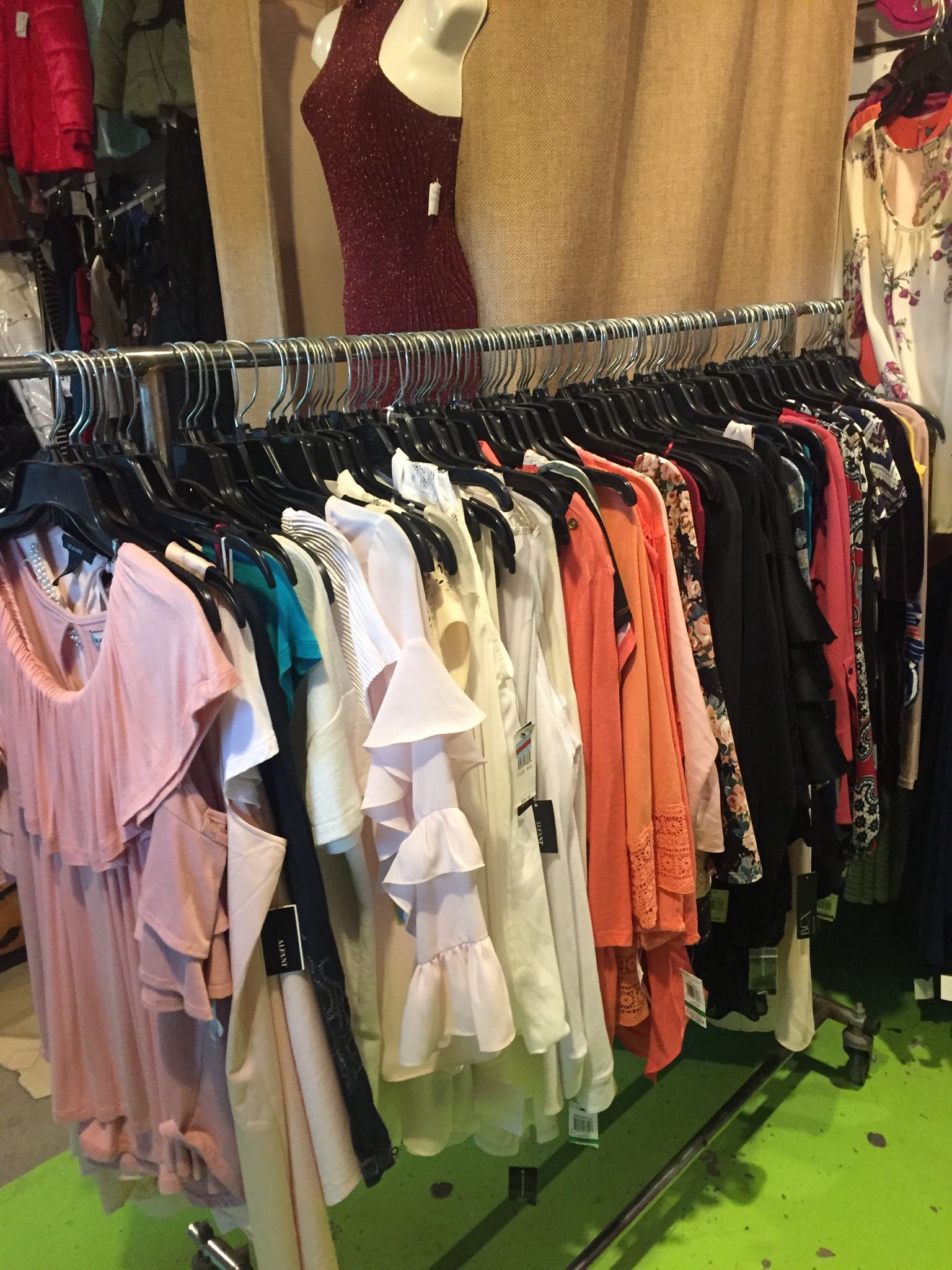 Wholesale/Mayoreo De Ropa