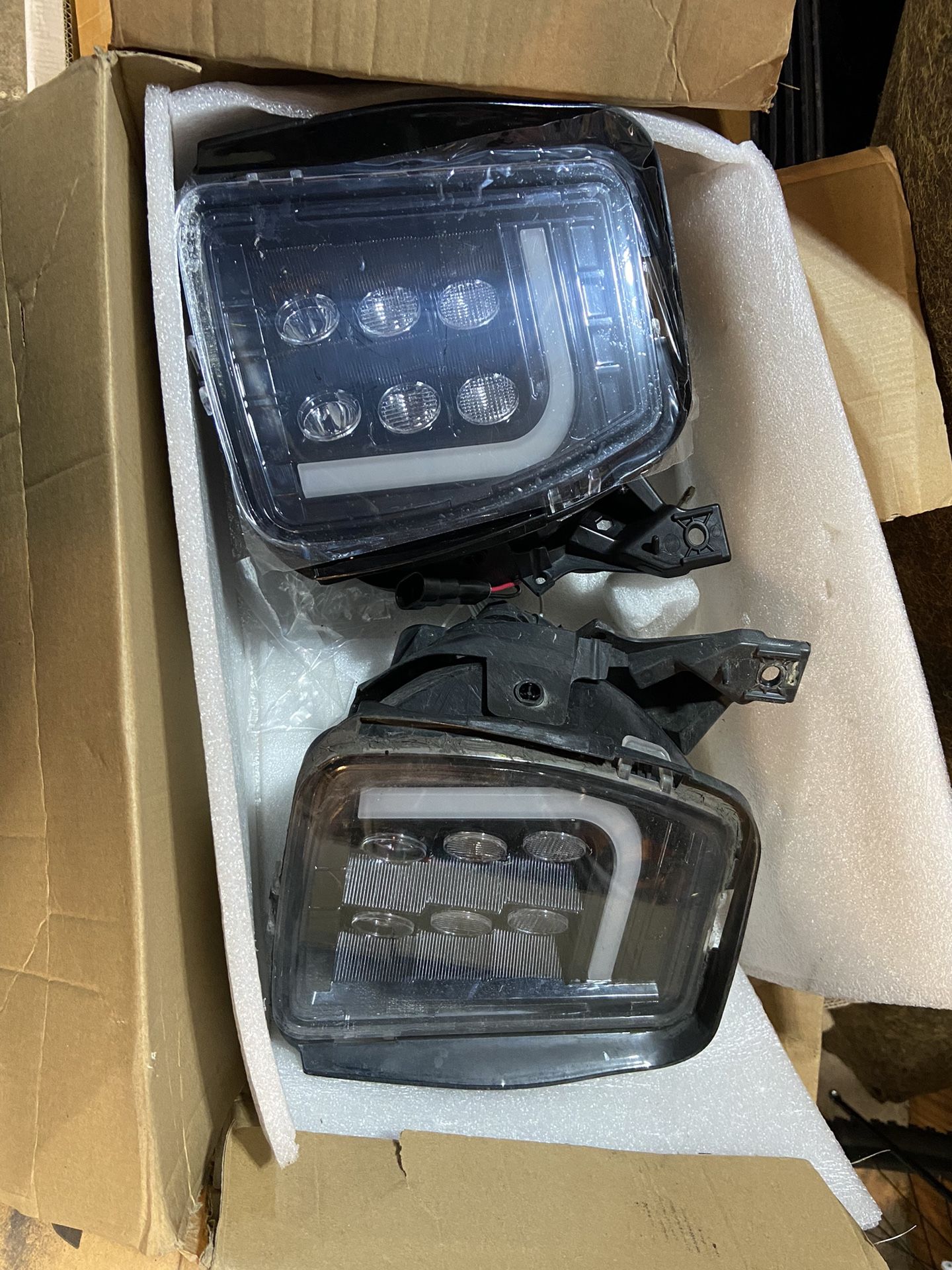 2013-2018 Dodge Ram 1500 Fog Lights