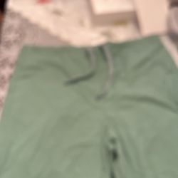 Women’s Life Scrub pants 1 back pocket light green like new wore once 