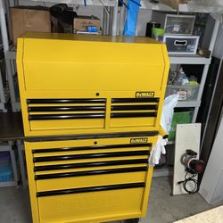 Clean  Dewalt  Tool Chest 