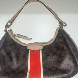 Coach Hobo Bag / Brown 