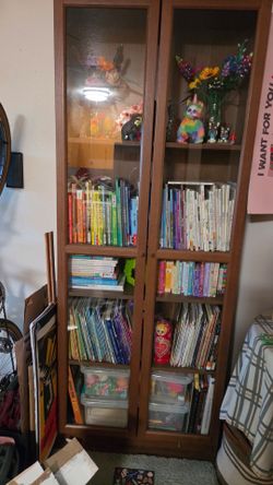 2 bookcases
