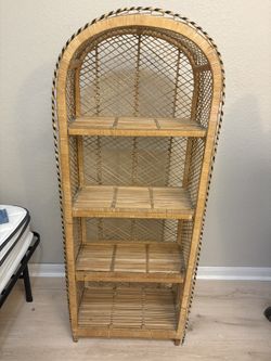Arch shelf