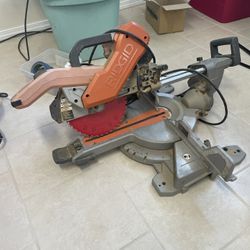 Sliding Miter Saw