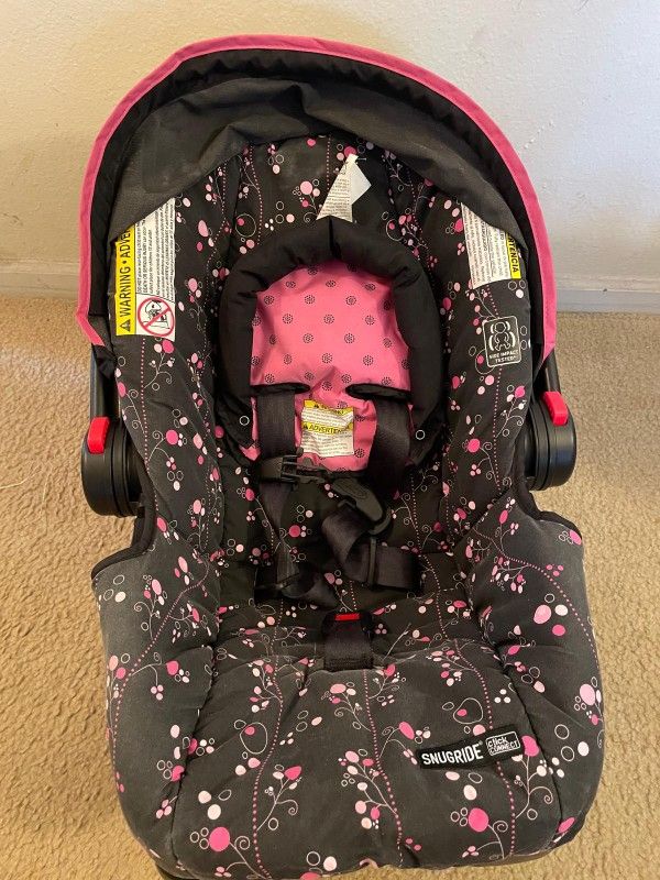 Graco Snug Ride Click Connect Car Seat With Base
