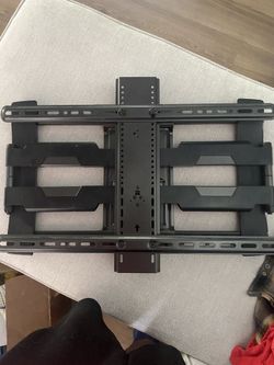 Rocketfish full Motion TV Mount 40” - 75”